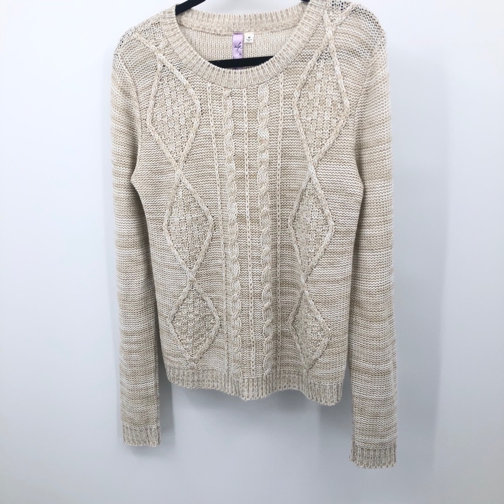 Alya Women’s tan knit sweater Crewneck size medium - Picture 8 of 8
